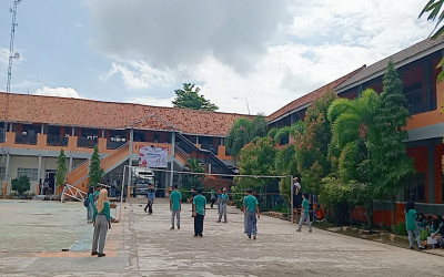 BUILD YOUR SOLIDARITY AND CREATIVY